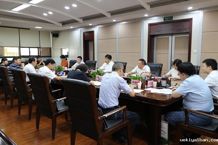 曲福田赴重庆湖北社科联调研