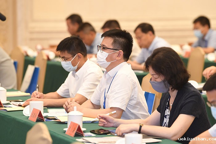 聚焦第六届智库峰会暨省社科界第十五届学术大会高层论坛①｜主旨演讲：瞄准高水平，走好江苏现  代化发展之路