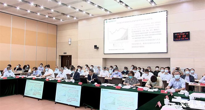 江苏发展高层论坛第38次会议在宁举行