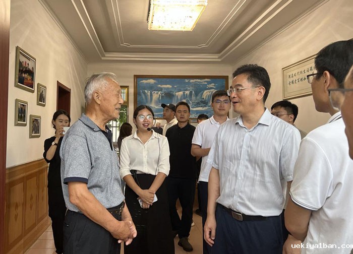 竞技宝官网最新入口在哪组织开展《中国式现代化江苏新实践研究丛书》课题调研
