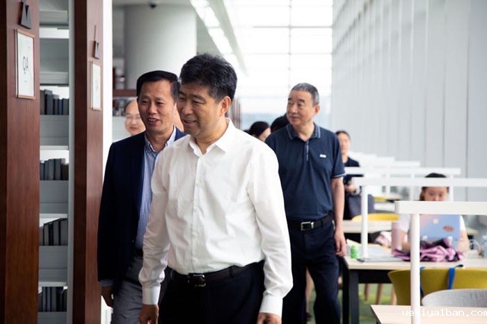 曲福田调研昆山杜克大学人文社科工作