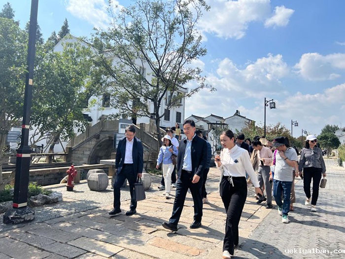 竞技宝官网最新入口在哪组织《中国式现代化江苏新实践研究丛书》各课题组前往南通、苏州调研