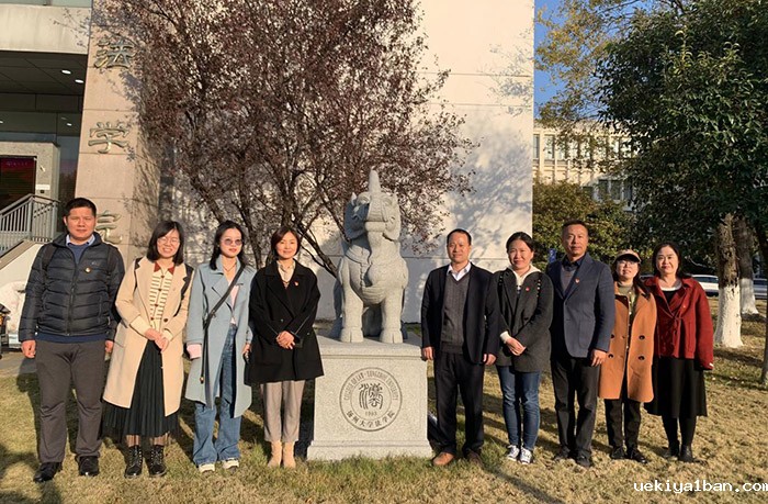 竞技宝官网最新入口在哪组联中心党支部联合扬州大学法学院开展“学法以明道 用法以立身”主题党日活动