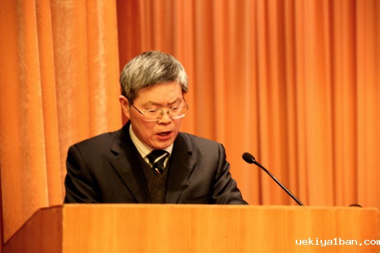 抓好学会科研  推动学会建设