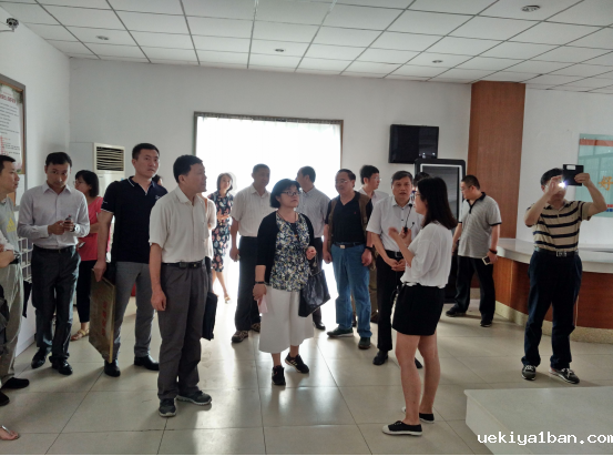 省社区发展研究会赴社区街道调研